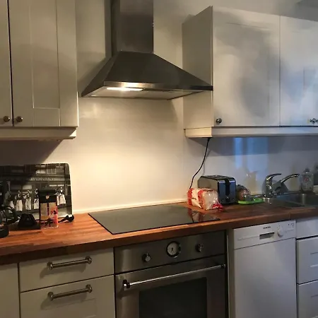 Apartament Center 2-bedroom Unique 2 Bath *