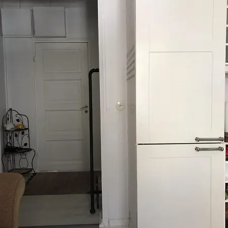 Center 2-bedroom Unique 2 Bath *