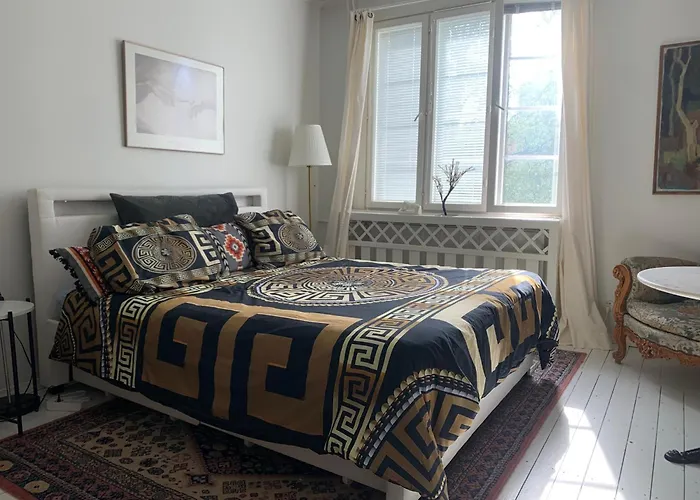 Center 2-bedroom Unique 2 Bath Apartment